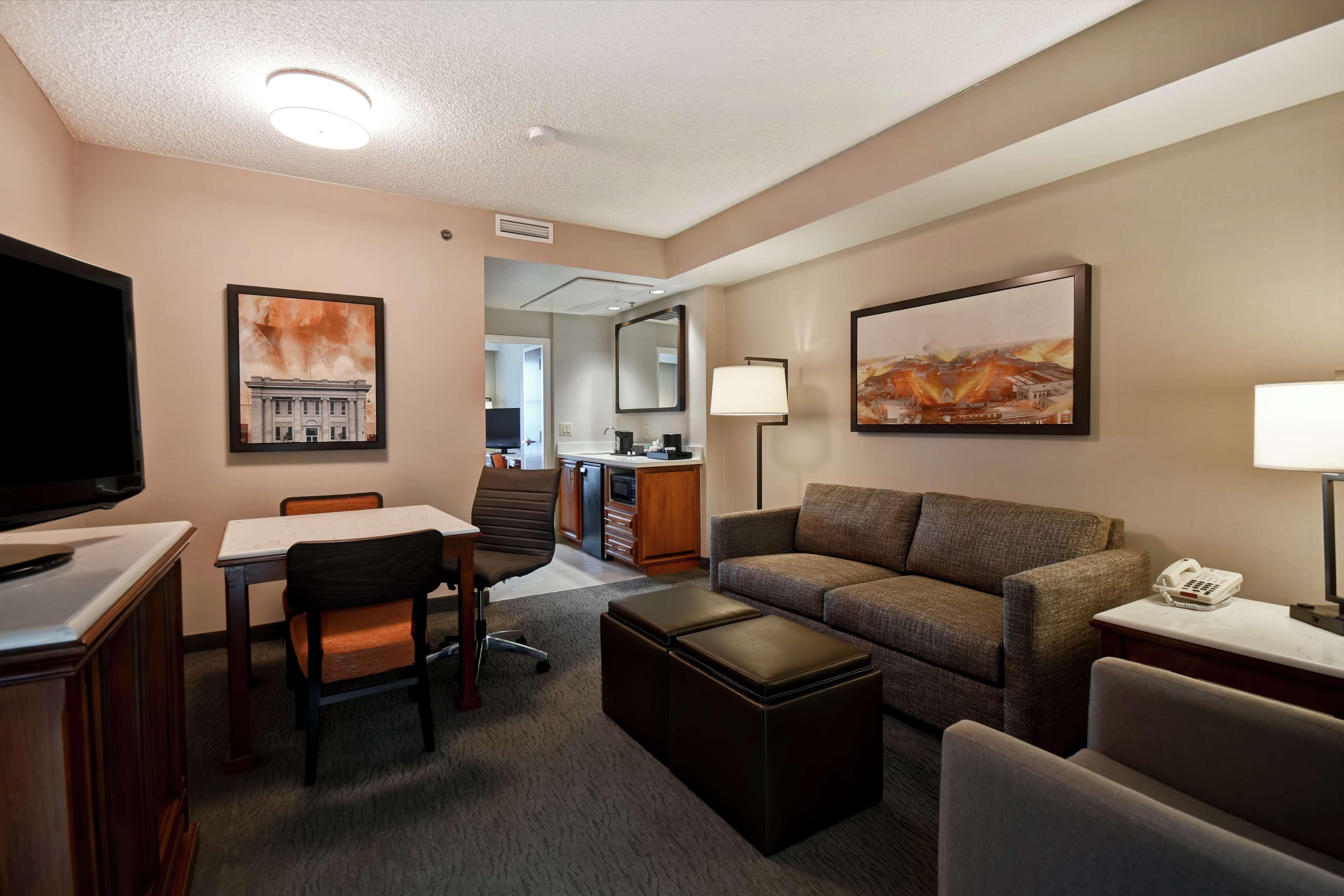 Embassy Suites Литъл Рок Екстериор снимка