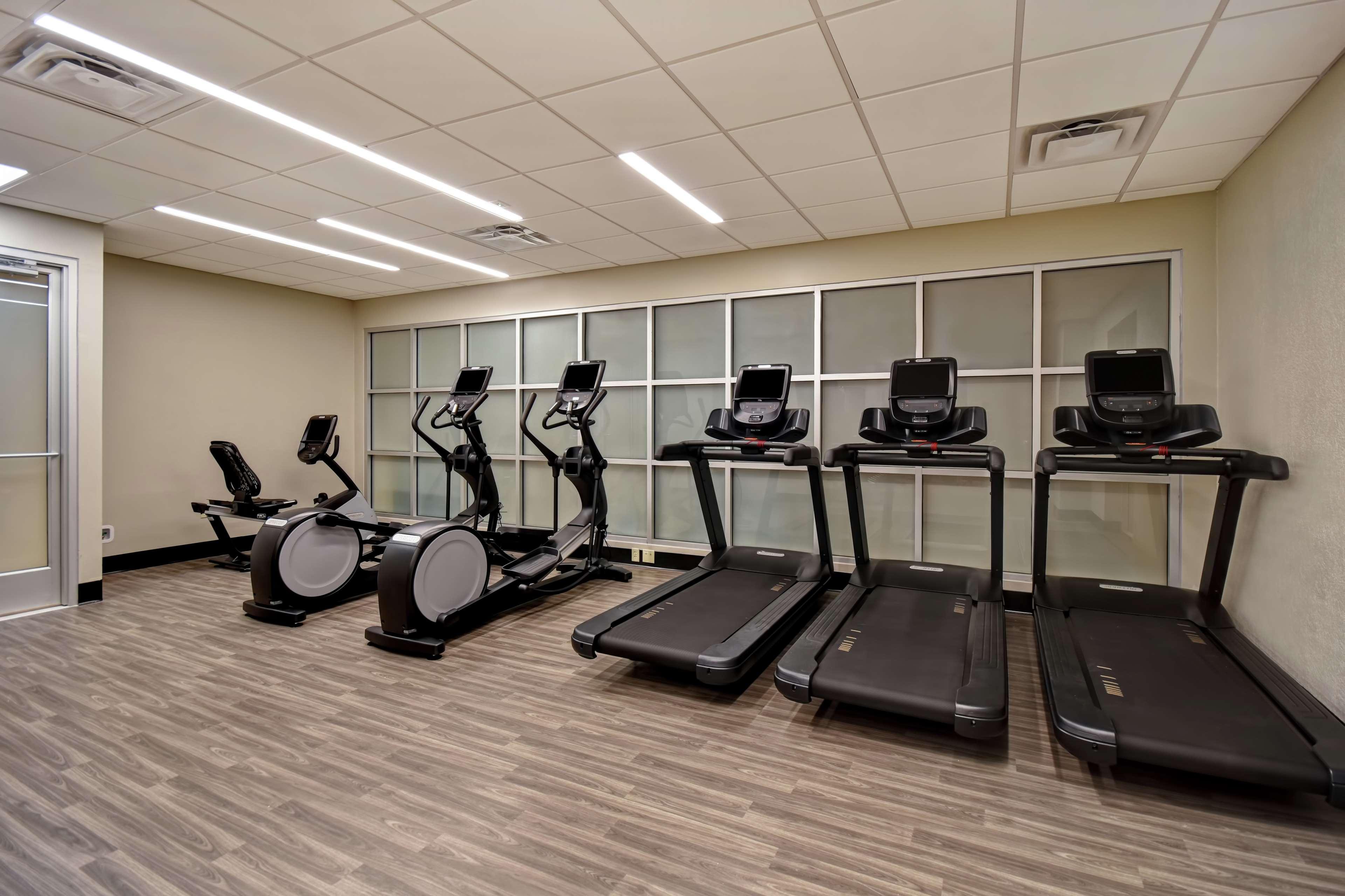 Embassy Suites Литъл Рок Екстериор снимка