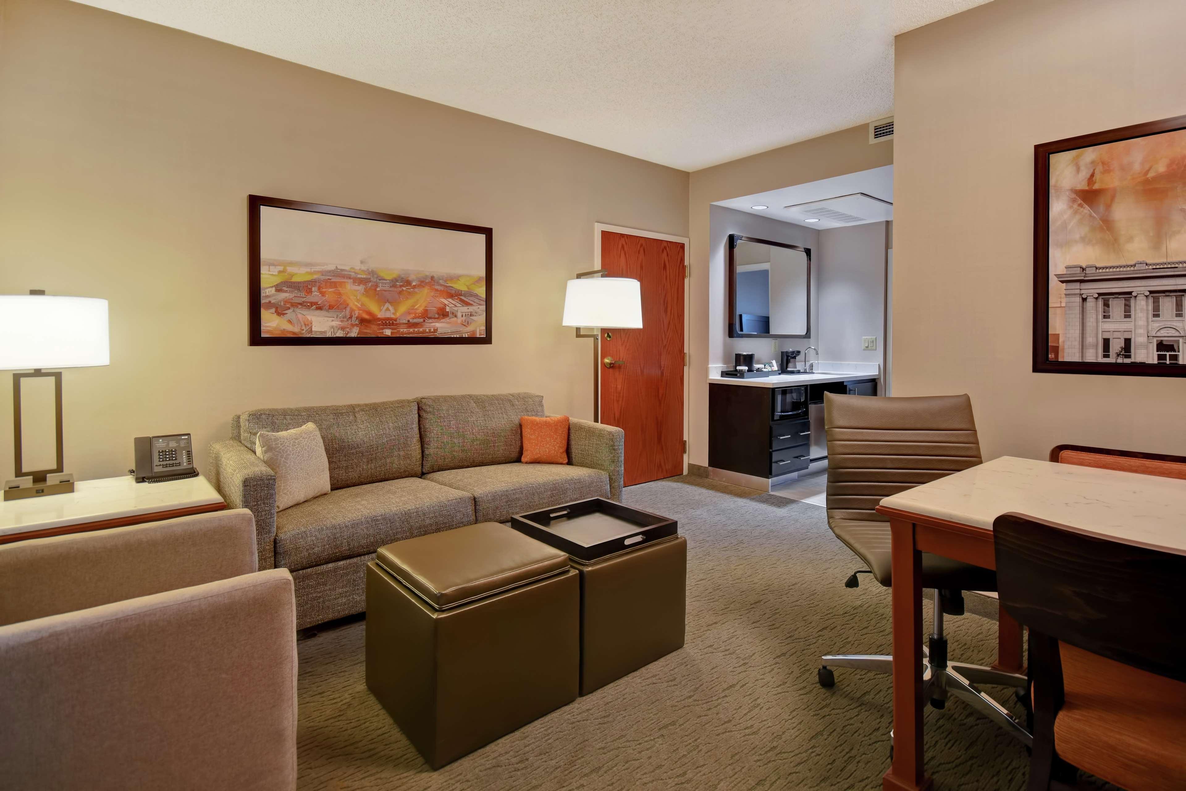 Embassy Suites Литъл Рок Екстериор снимка
