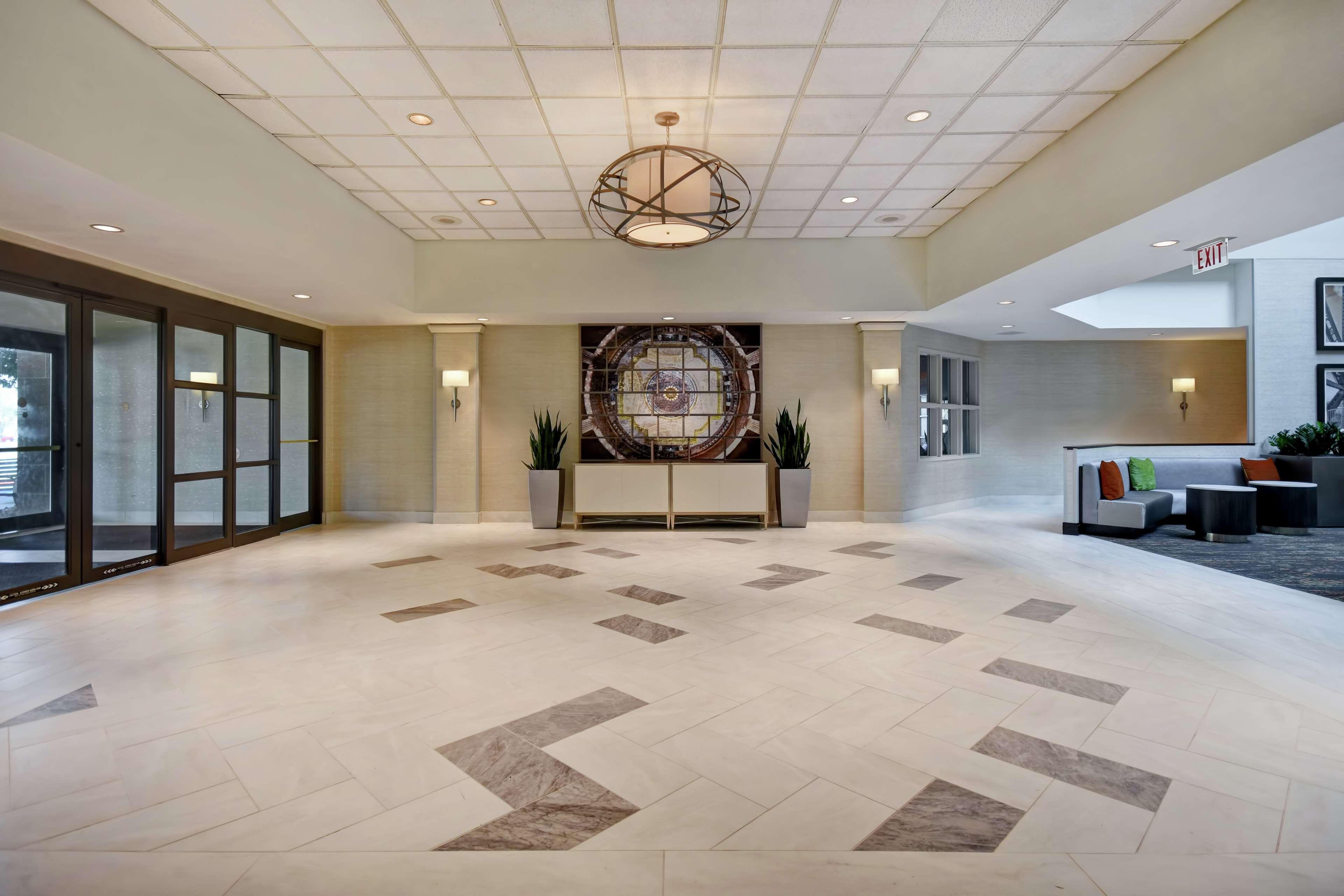 Embassy Suites Литъл Рок Екстериор снимка
