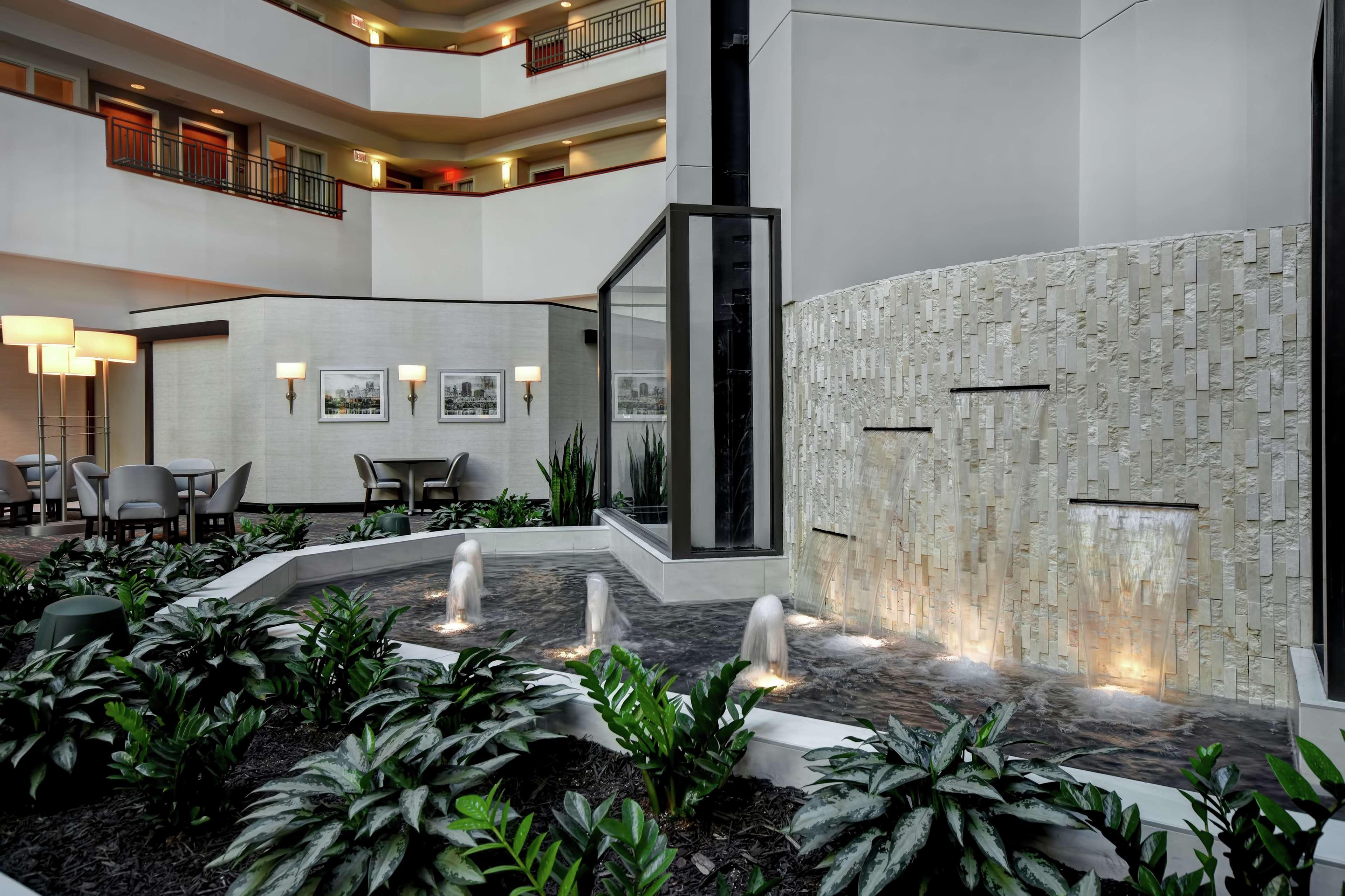 Embassy Suites Литъл Рок Екстериор снимка