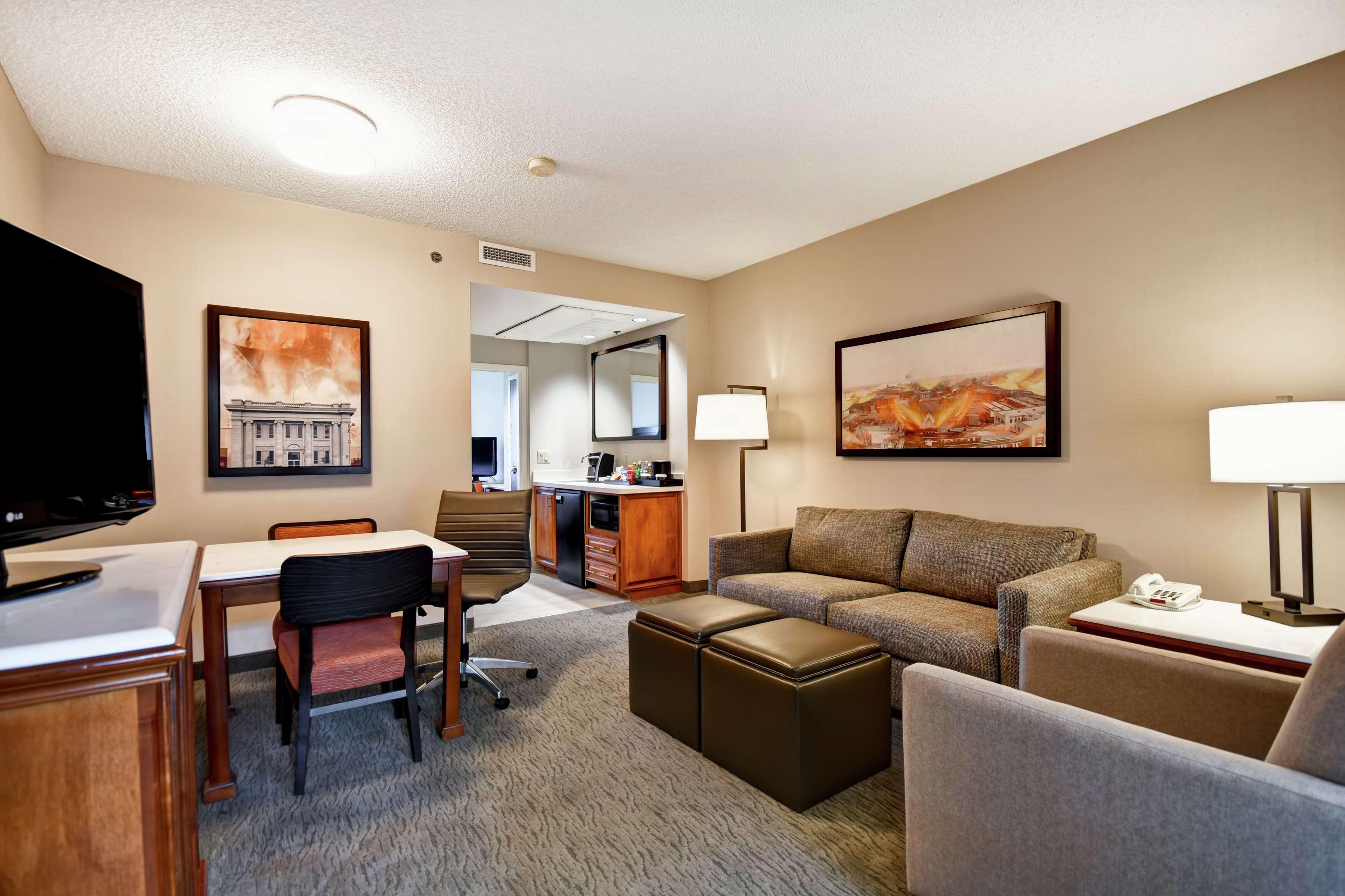 Embassy Suites Литъл Рок Екстериор снимка
