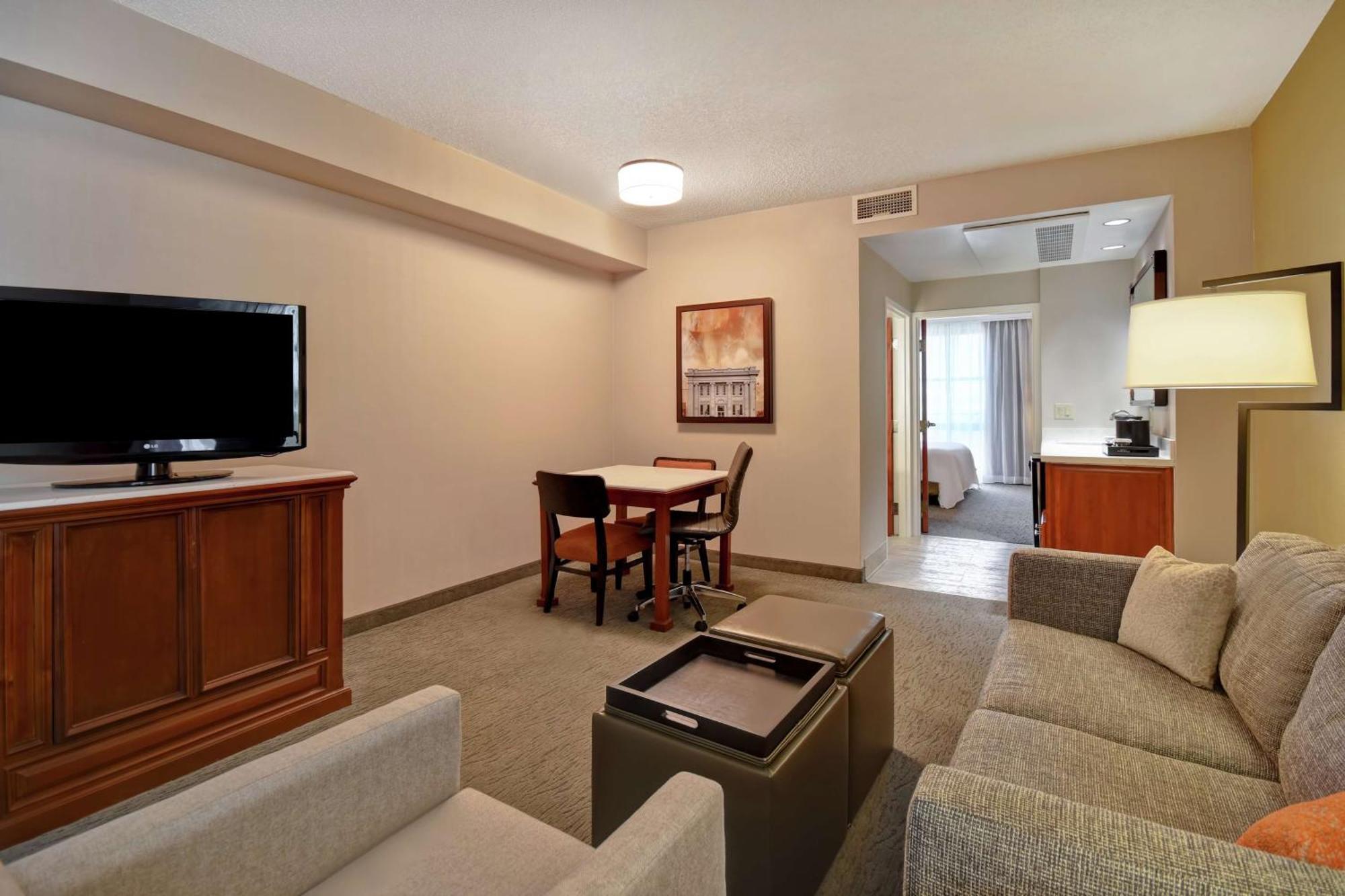 Embassy Suites Литъл Рок Екстериор снимка