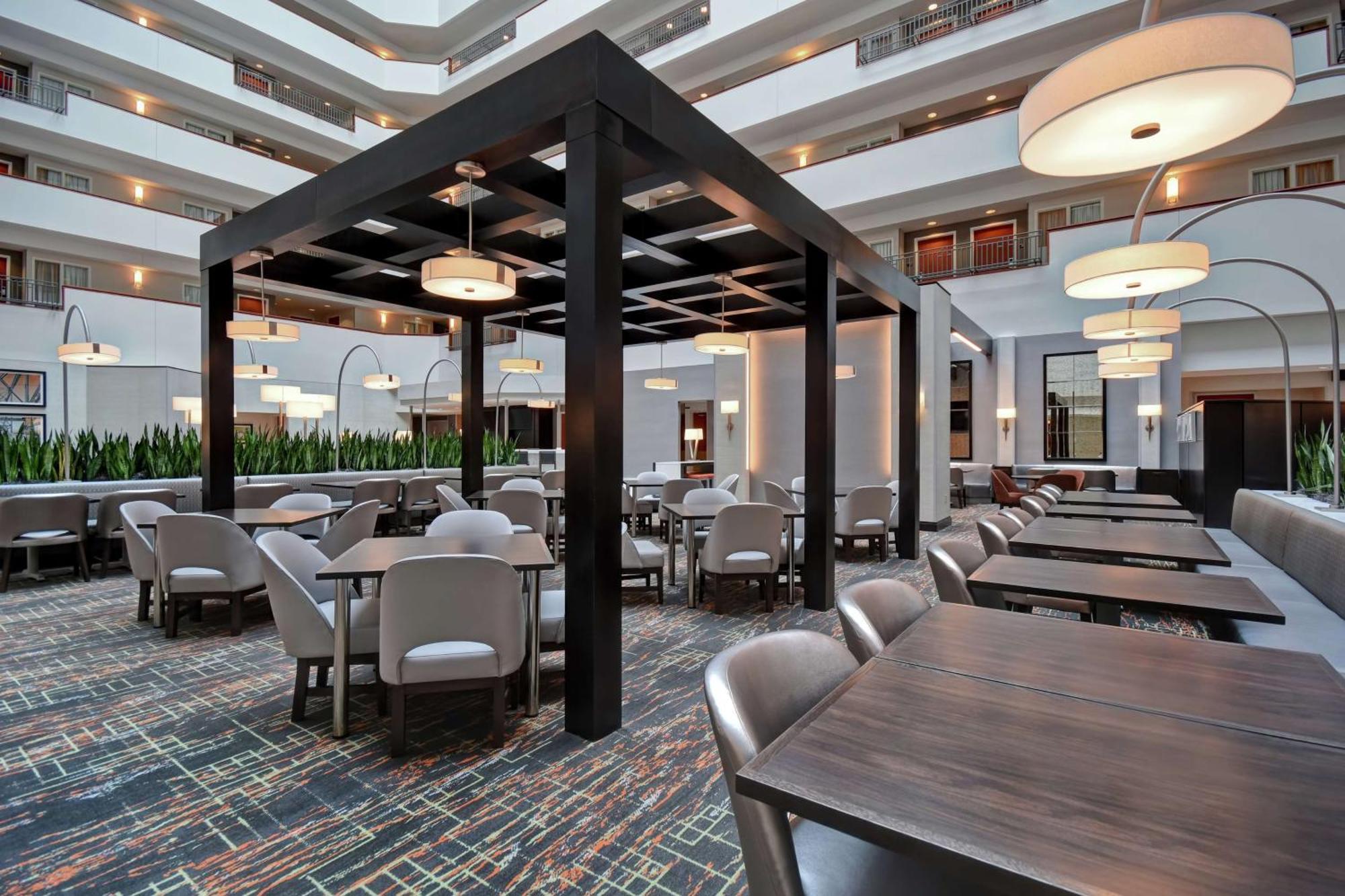 Embassy Suites Литъл Рок Екстериор снимка