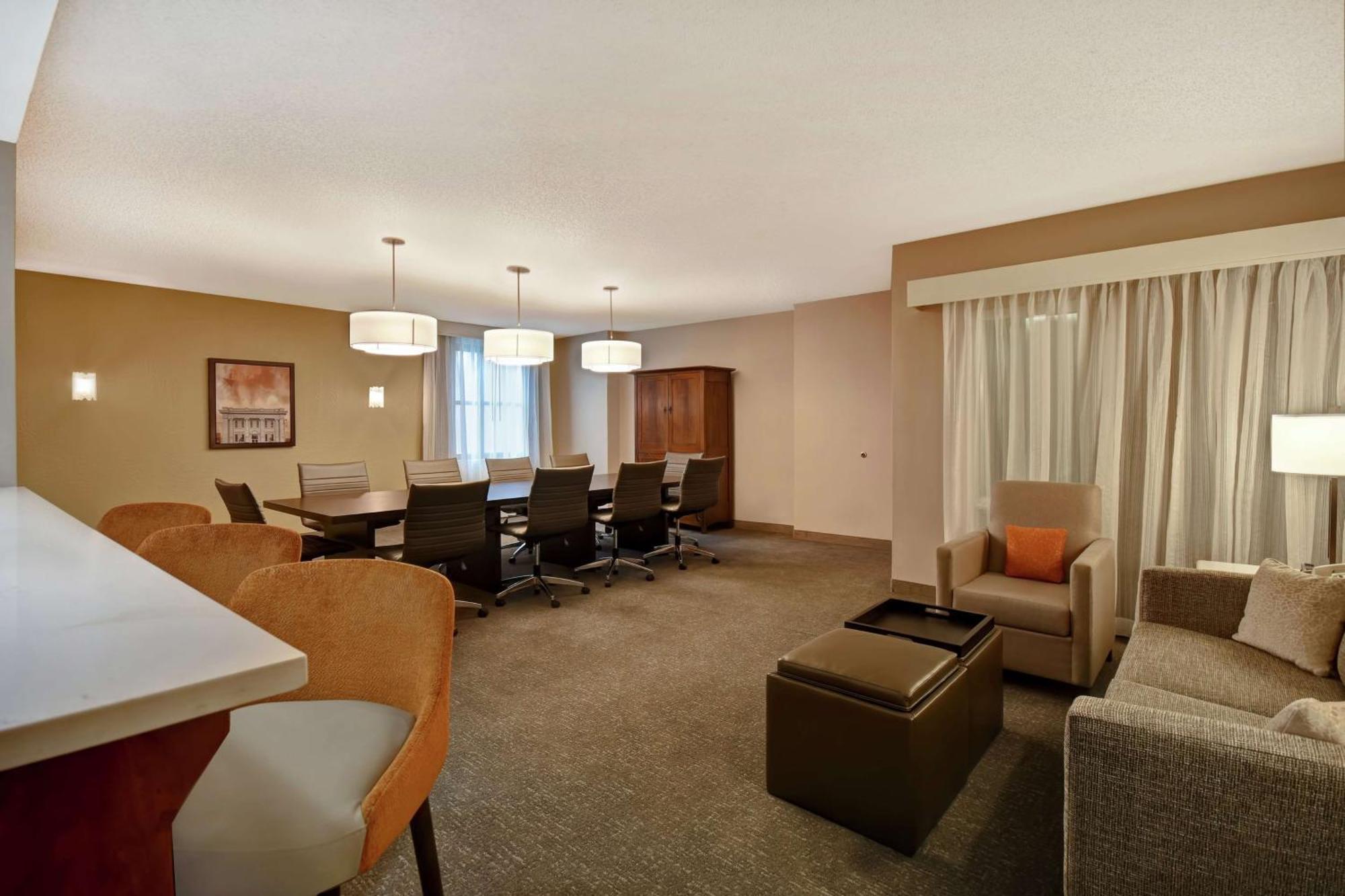 Embassy Suites Литъл Рок Екстериор снимка